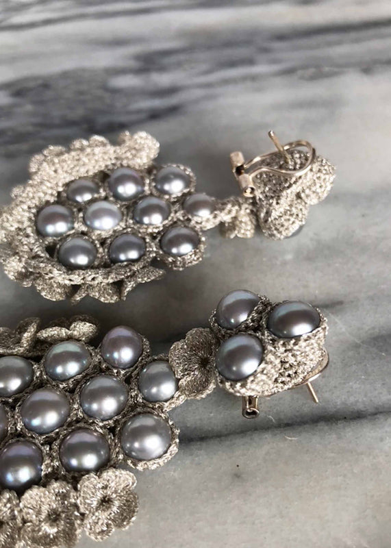 Islette Pearls Earrings