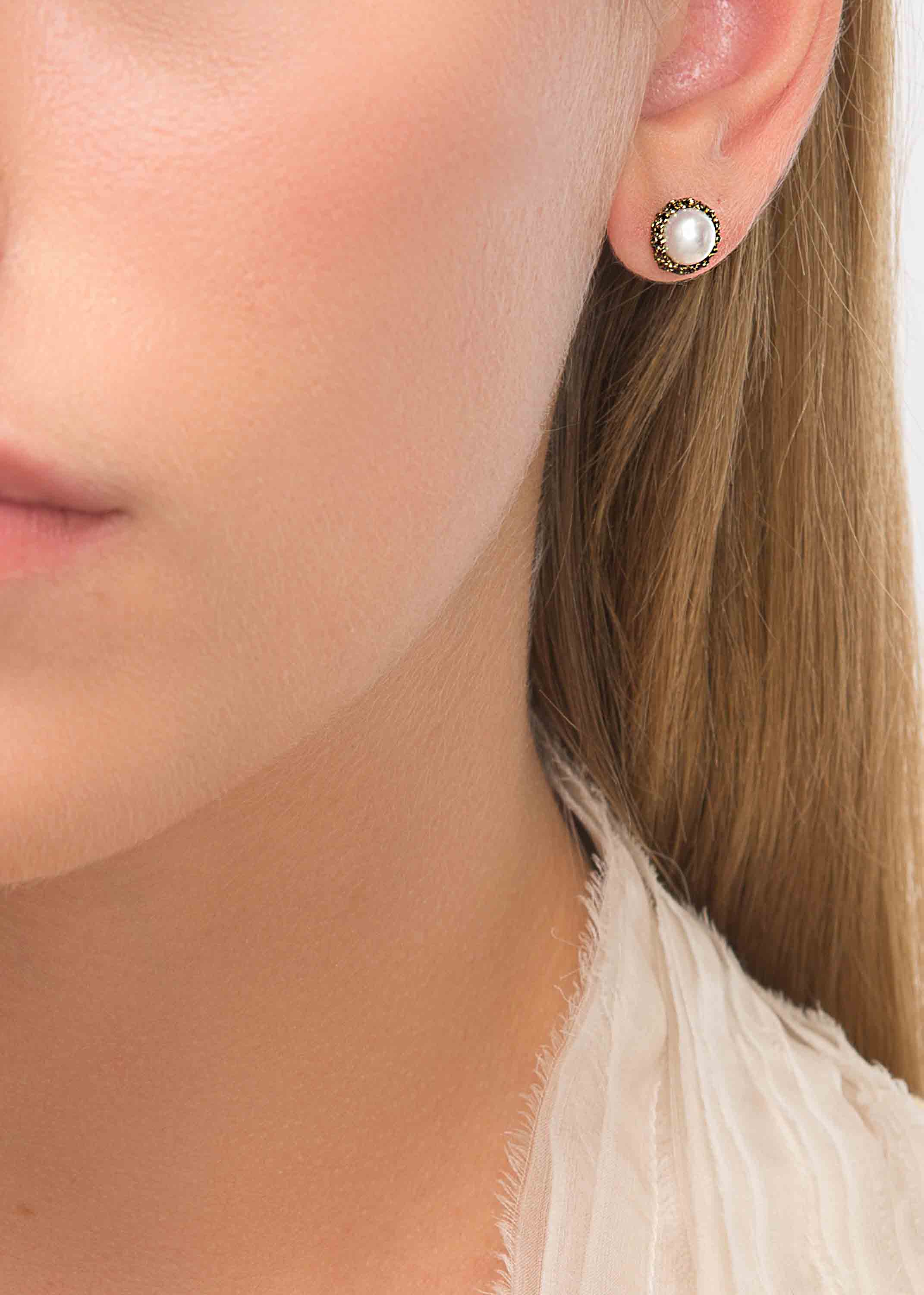 Atelier Godolé pearls earrings bronze